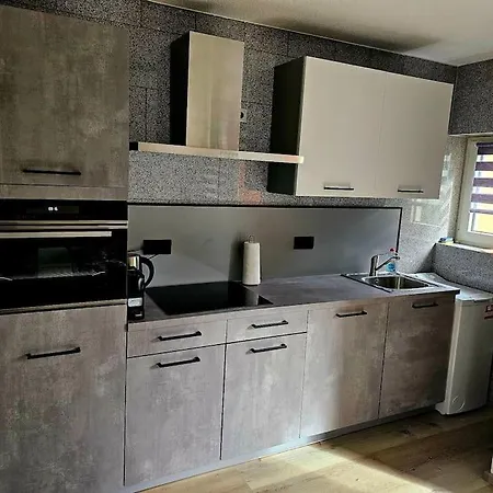 Apartment I&d *
